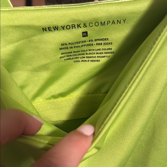 New York & Company Yellow Green Sleeveless Camisole - Picture 2 of 5